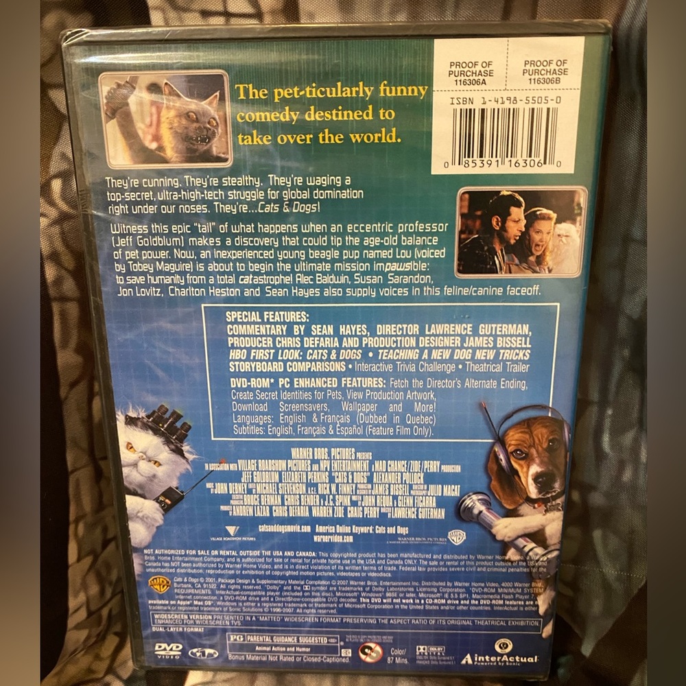 ๐ฆ๐ Cats & Dogs Movie - Picture 2 of 2